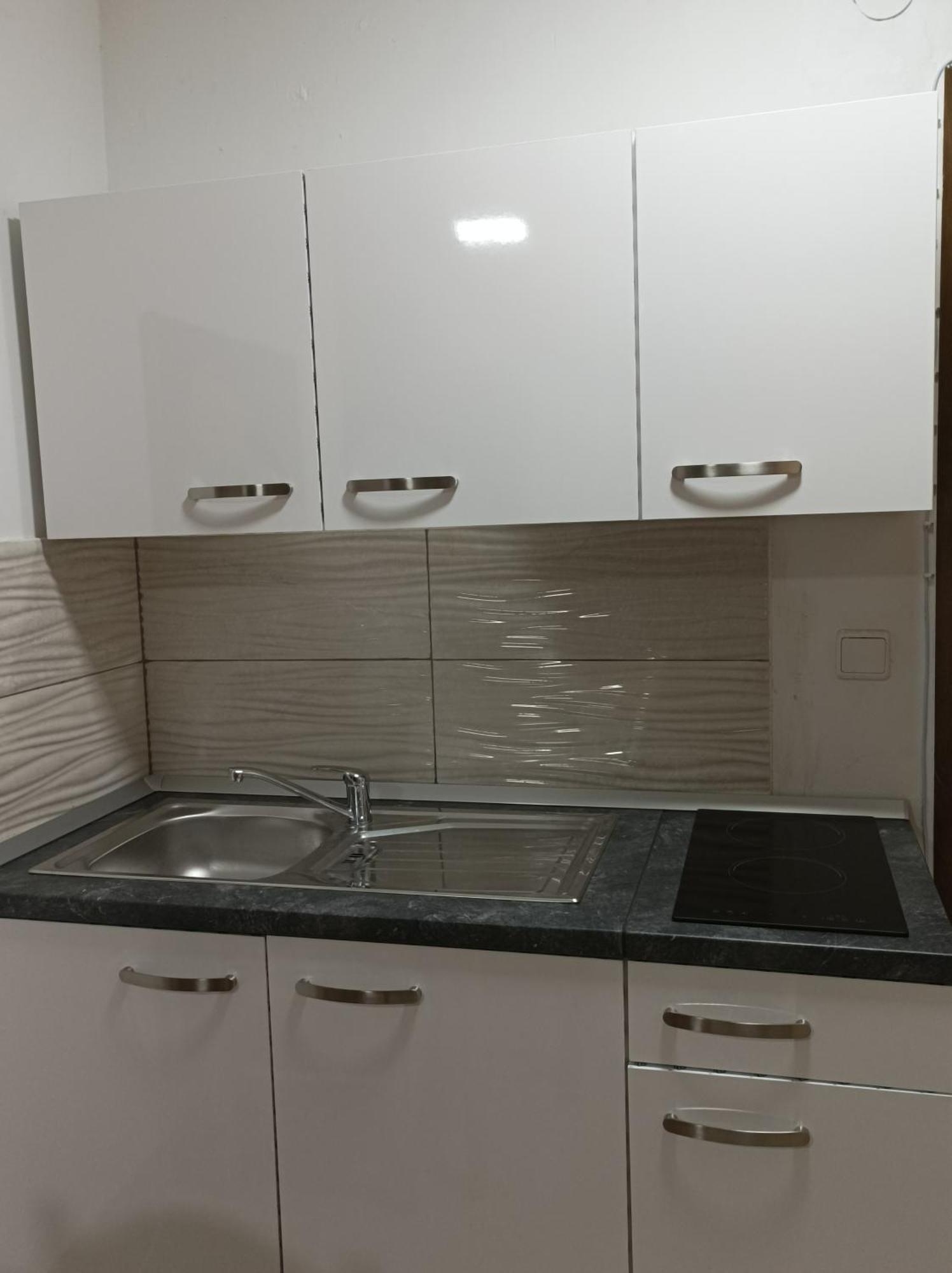 Rooms & Apartment Hegic Zara Esterno foto