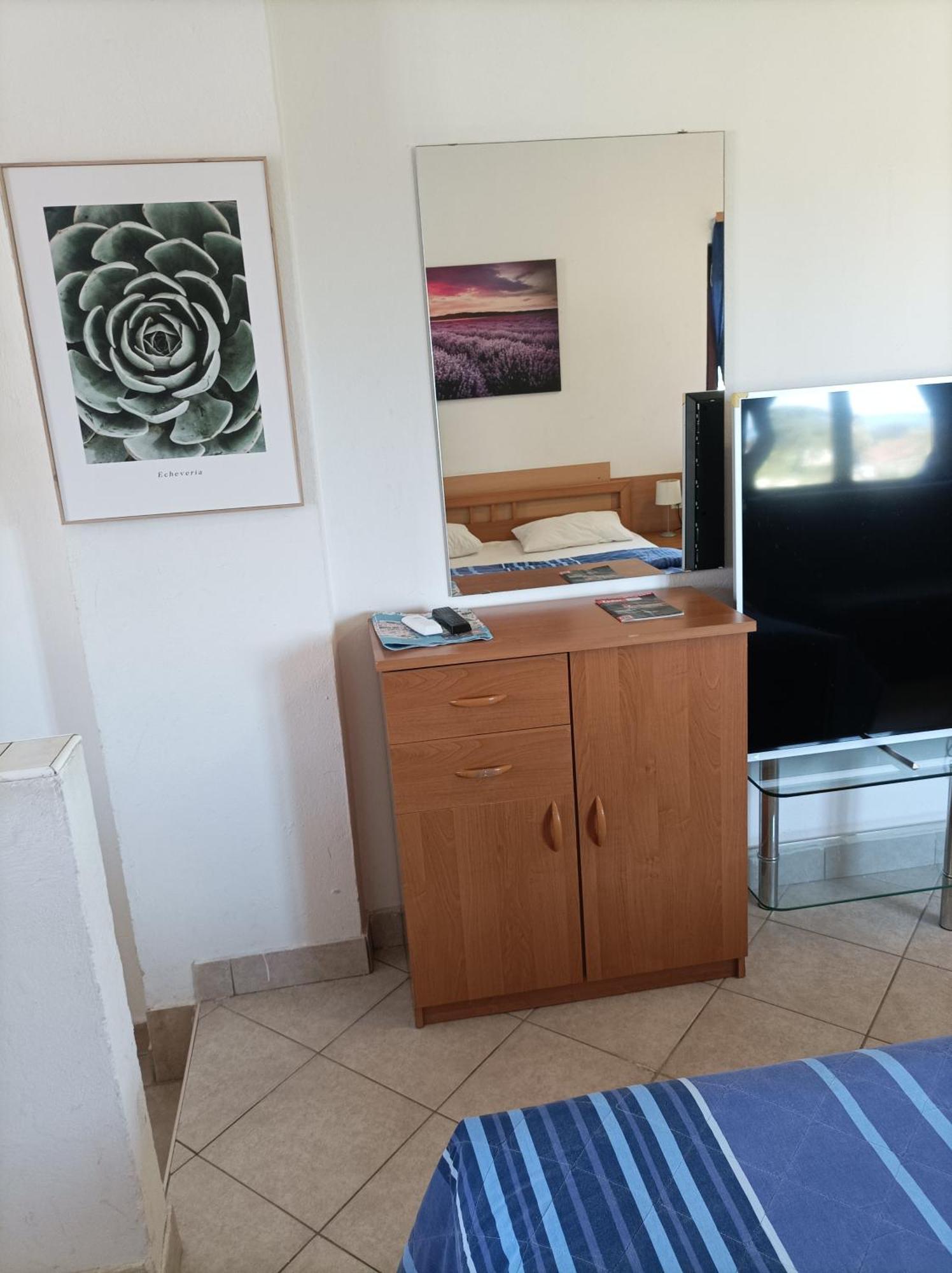 Rooms & Apartment Hegic Zara Esterno foto