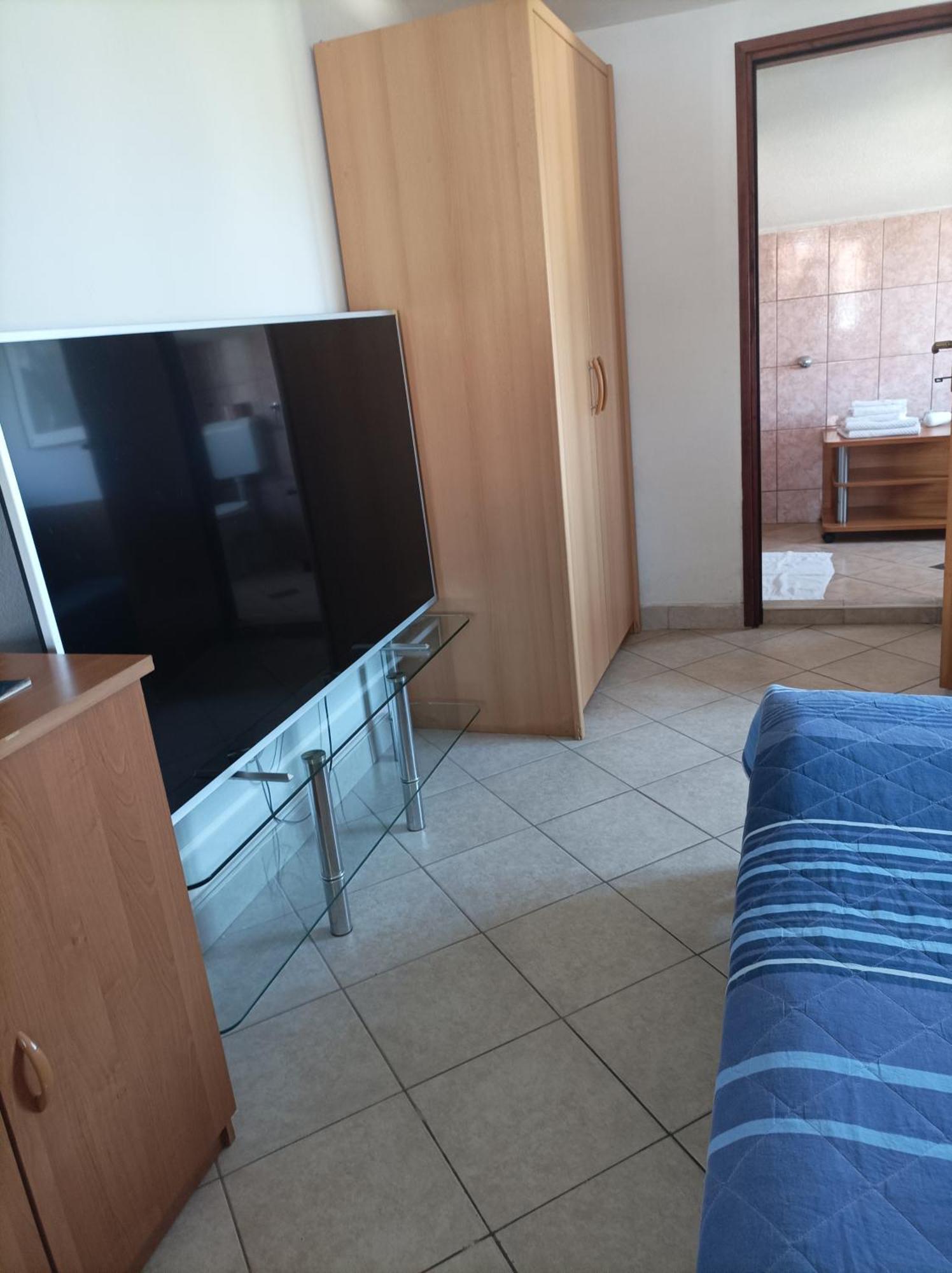Rooms & Apartment Hegic Zara Esterno foto