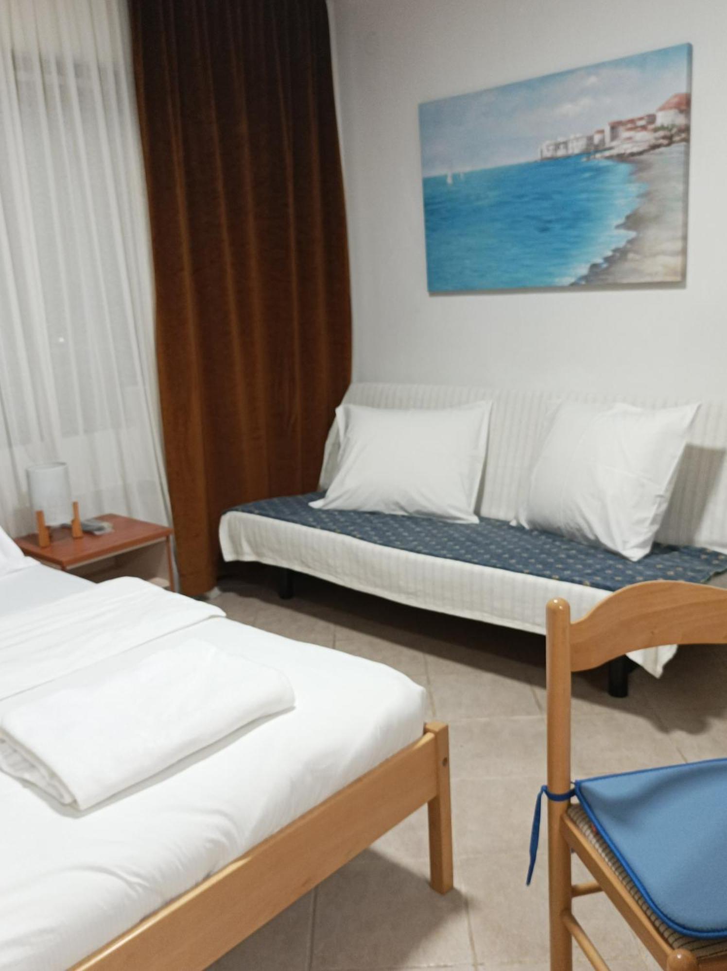 Rooms & Apartment Hegic Zara Esterno foto