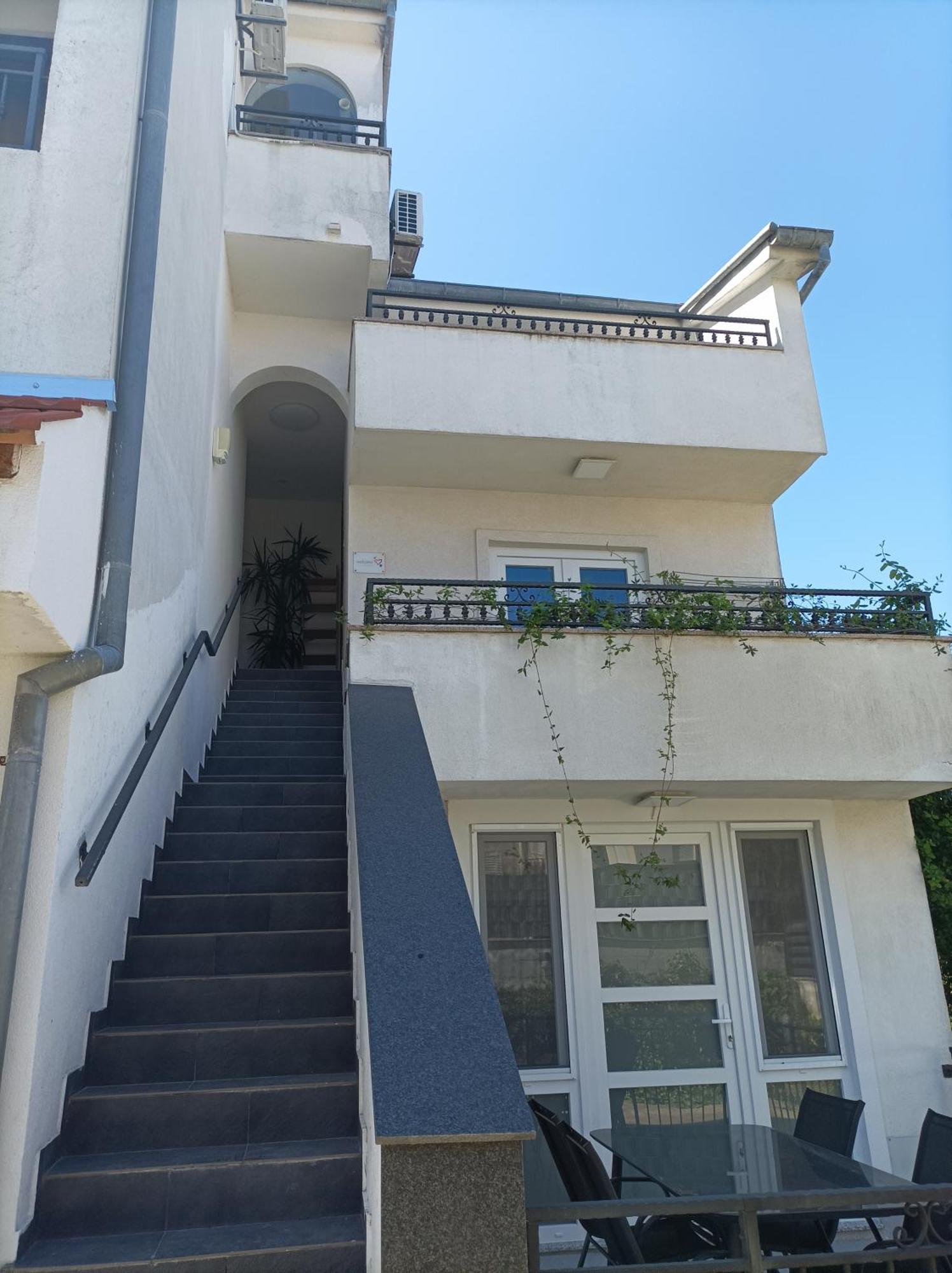 Rooms & Apartment Hegic Zara Esterno foto