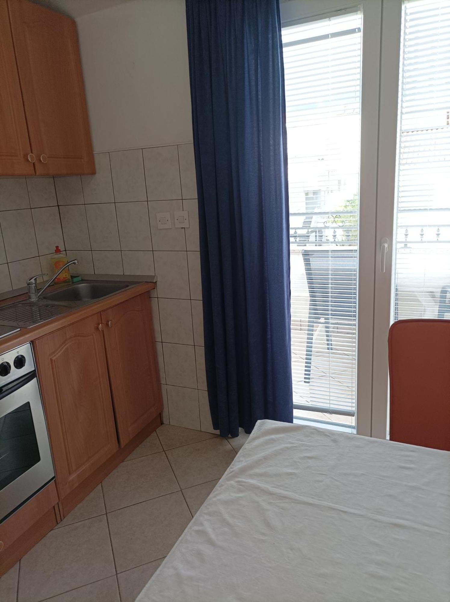 Rooms & Apartment Hegic Zara Esterno foto